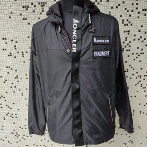 Brand-New Raincoat Moncler !